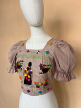 Cargar imagen en el visor de la galería, Crop top MUJERCITA PURÉPECHA