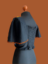 Cargar imagen en el visor de la galería, Blusa personalizada "Mi altar" para año 2026