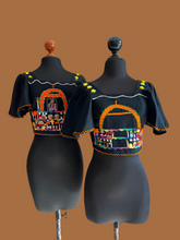 Cargar imagen en el visor de la galería, Blusa personalizada "Mi altar" para año 2026