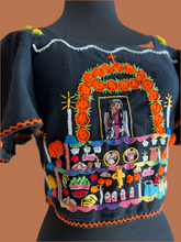 Cargar imagen en el visor de la galería, Blusa personalizada "Mi altar" para año 2026