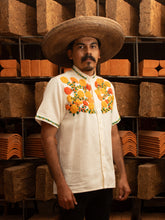 Cargar imagen en el visor de la galería, Reserva- Camisa CEMPASÚCHIL (Valor de $4,200 MXN) para entrega en Febrero 2027