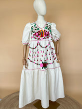 Cargar imagen en el visor de la galería, Vestido TEPEYAC para entrega en Marzo 2026