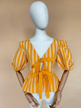 Cargar imagen en el visor de la galería, Top el color del Cempasúchil para entrega en Diciembre 2025