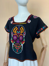 Cargar imagen en el visor de la galería, Huanengo corto CALAVERA
