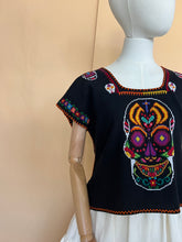 Cargar imagen en el visor de la galería, Huanengo corto CALAVERA
