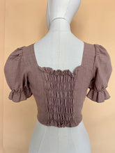 Cargar imagen en el visor de la galería, Crop top MUJERCITA PURÉPECHA
